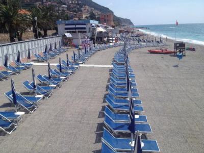 Stabilimento Balneare Spiaggia Libera Attrezzata Ex Soggiorno